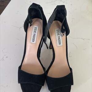 Steve Madden Women's Carrson Suede Heeled Sandal